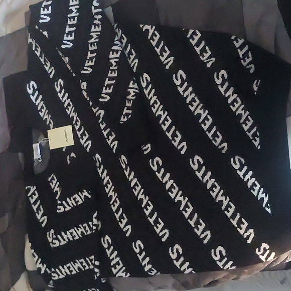 Vetements Sweater Men Black - Picture 2 of 3